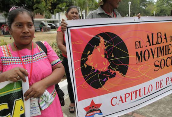 Foro de la Sociedad Civil en Panamá: Y ellos no llegaron. Cuidando a Martí / Solidaridad con Cuba frente a la Embajada nuestra en Panama